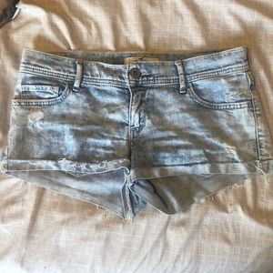 Hollister low-rise distressed denim short shorts